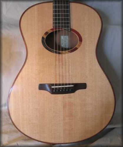 RL Sitka Spruce/Mahogany Guitar